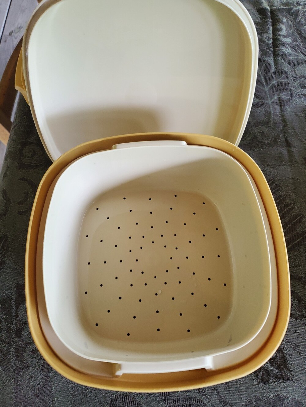 Tupperware - Picture 5 of 9